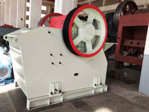 在操作使用顎式破碎機時要注意哪些？